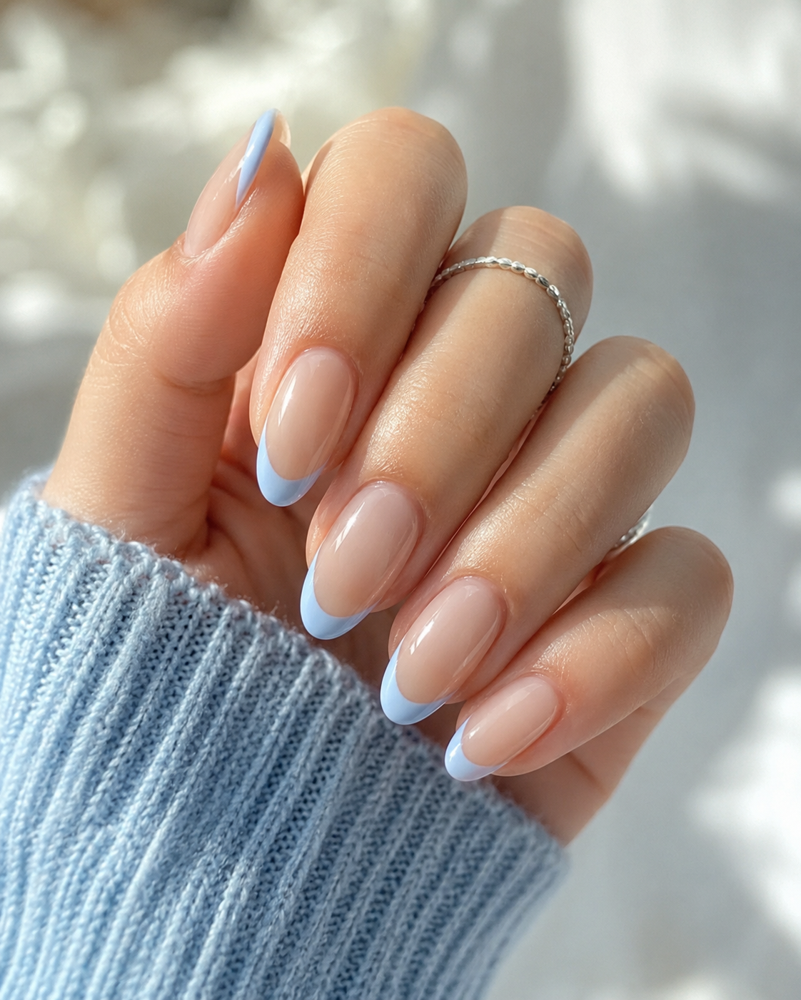 Babyblaue French Tips